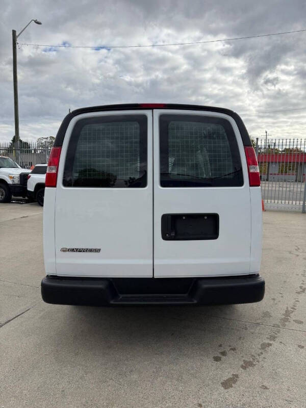 2018 Chevrolet Express 2500