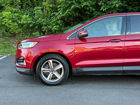 2019 Ford Edge Titanium