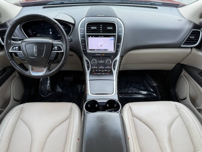 2019 Lincoln Nautilus Select