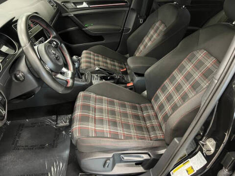 2017 Volkswagen Golf GTI S