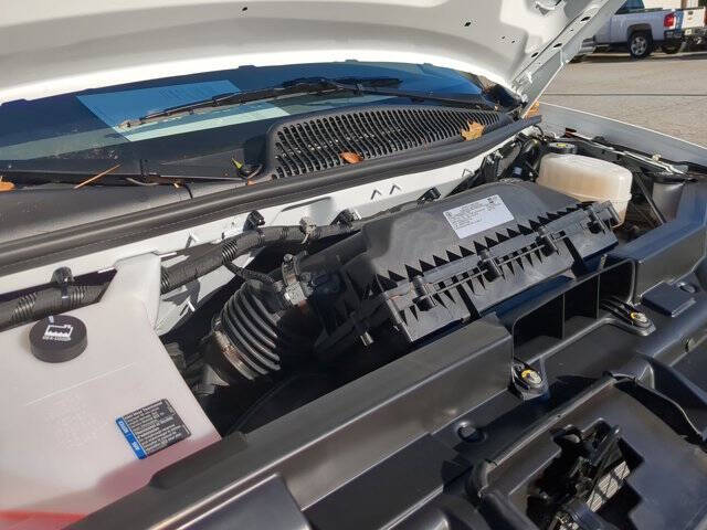 2025 Chevrolet Express 2500