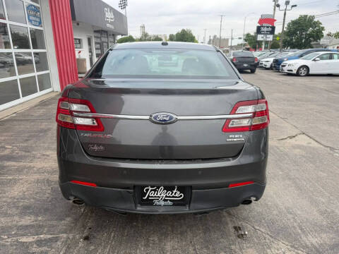 2018 Ford Taurus SEL