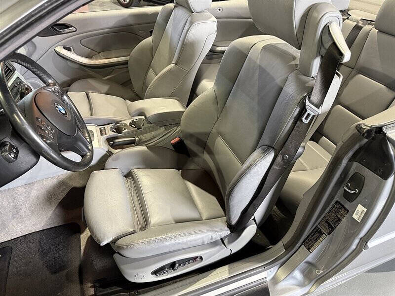 2004 BMW 3 Series 23