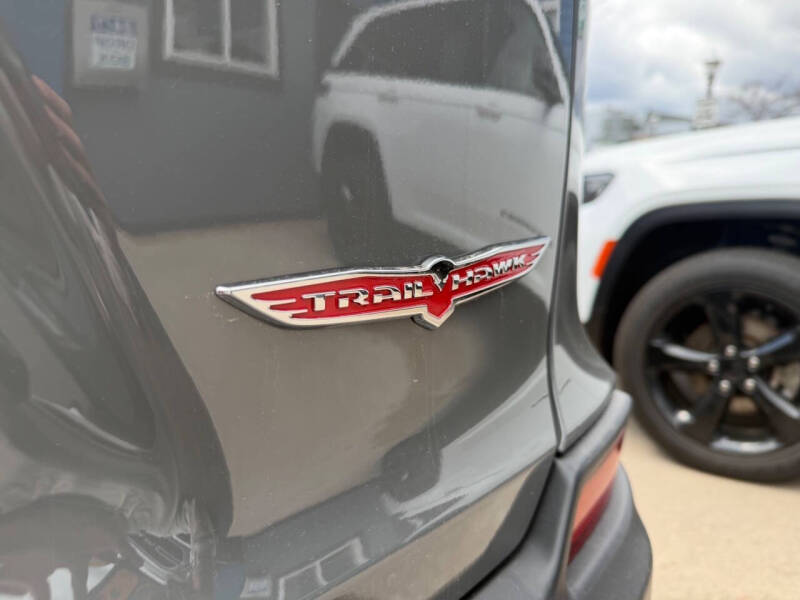 2023 Jeep Cherokee Trailhawk