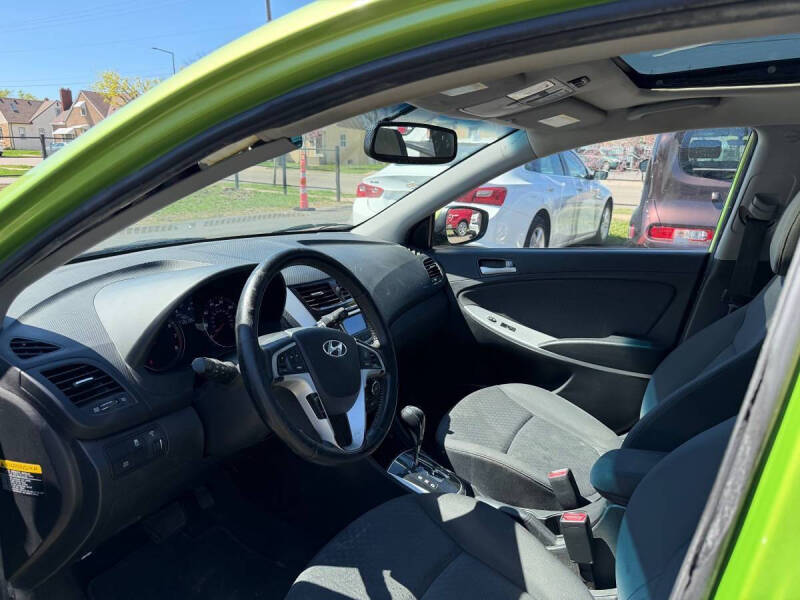 2012 Hyundai Accent SE