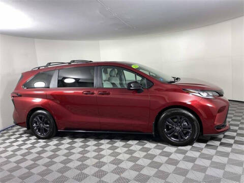 2025 Toyota Sienna XSE 7-Passenger