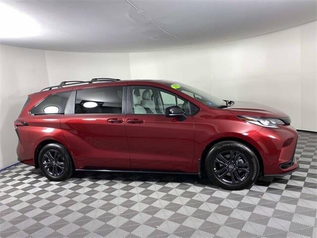 2025 Toyota Sienna XSE 7-Passenger