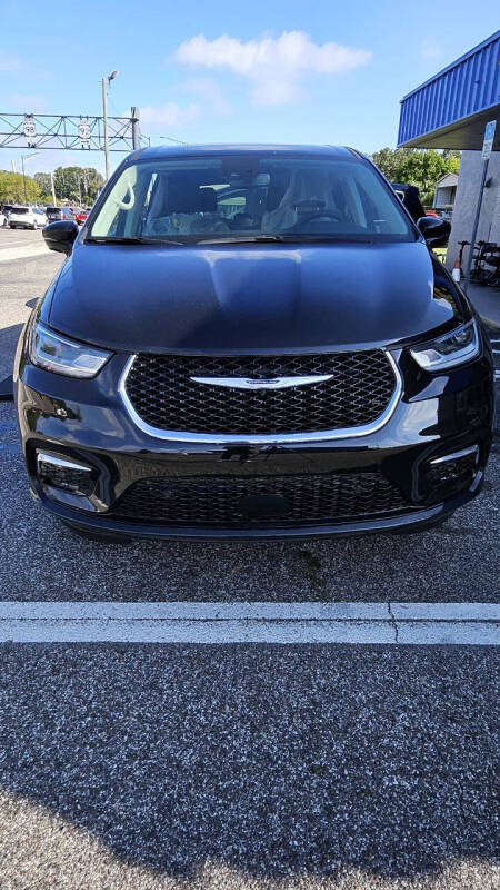 2024 Chrysler Pacifica Touring L