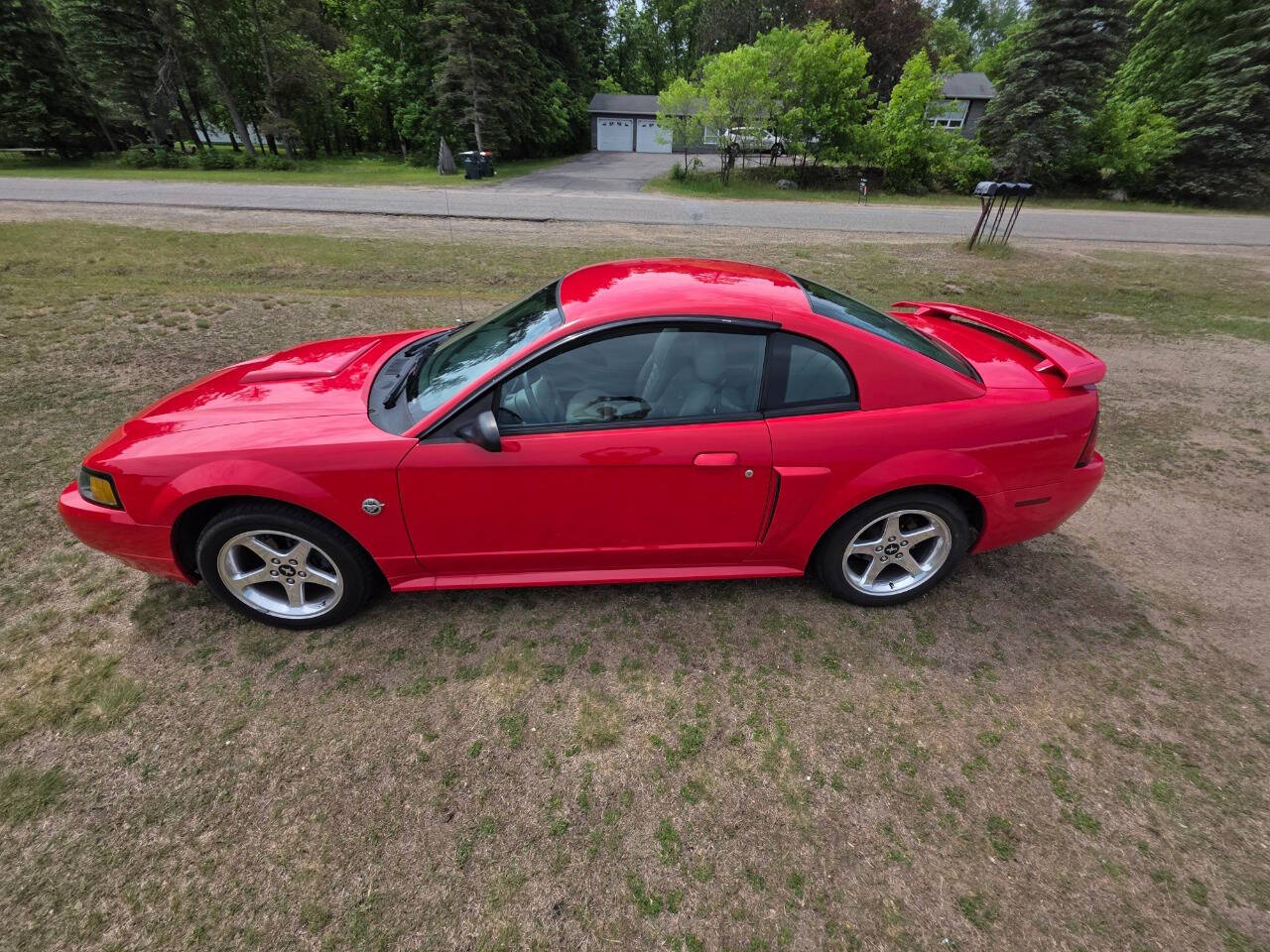 2004 Ford Mustang 11