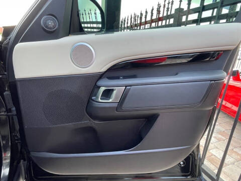 2017 Land Rover Discovery SE