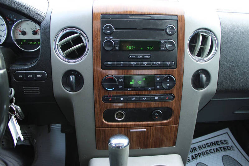 2004 Ford F-150 Lariat