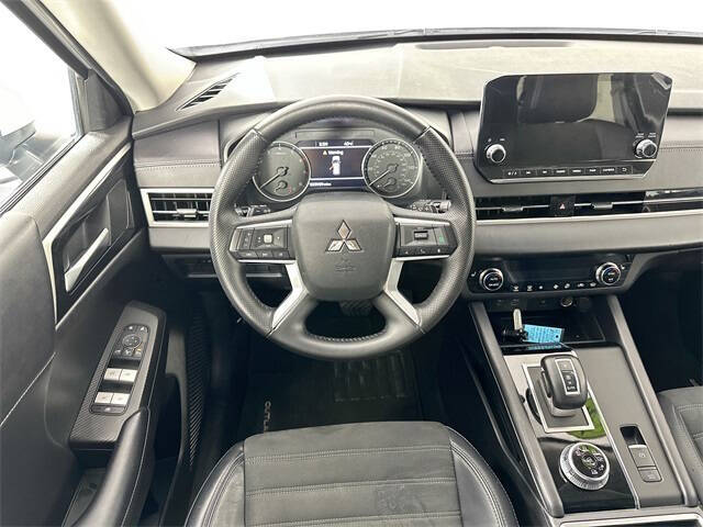 2024 Mitsubishi Outlander SE Black Edition