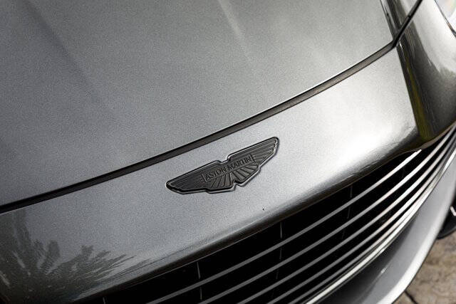 2024 Aston Martin DB12 V8