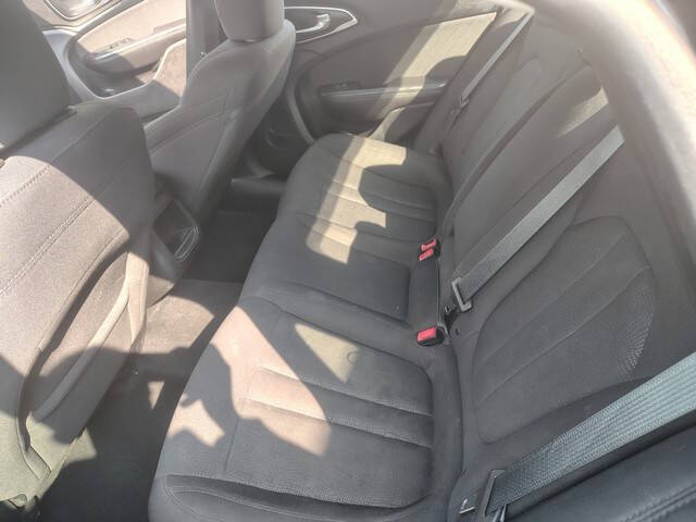 2015 Chrysler 200 LX