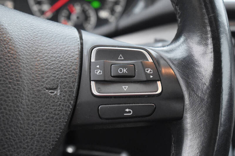 2014 Volkswagen Passat 1.8T SE