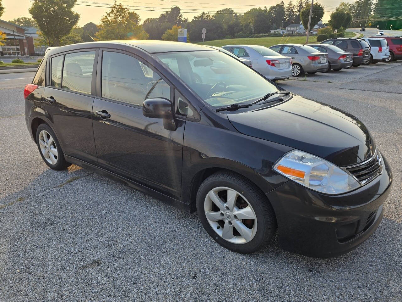 2011 Nissan Versa for sale at QUEENSGATE AUTO SALES in York, PA