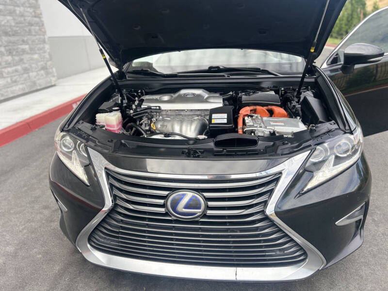 2017 Lexus ES 300h