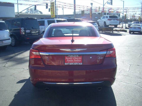 2013 Chrysler 200 Limited