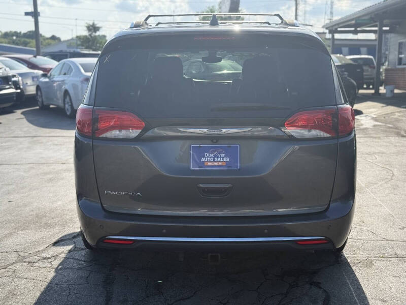 2017 Chrysler Pacifica Touring-L Plus