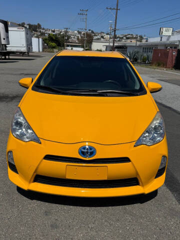 2014 Toyota Prius c Three