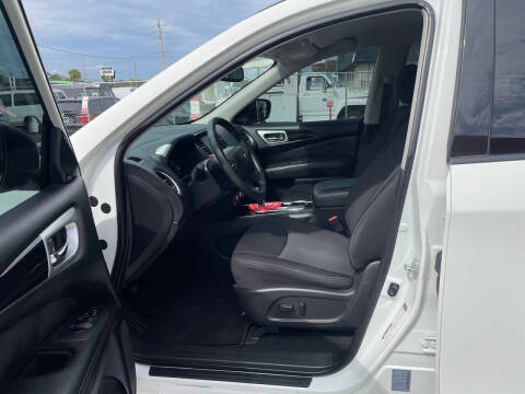 2020 Nissan Pathfinder SV
