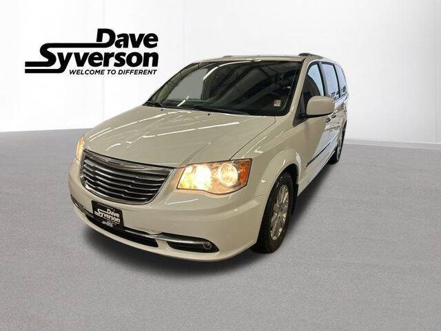 2016 Chrysler Town and Country Touring