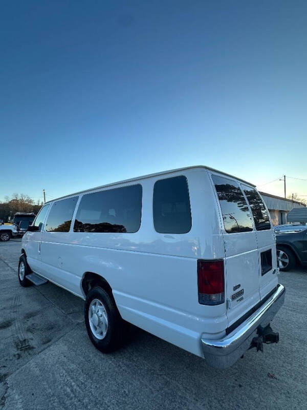 2006 Ford E-Series E-350 SD XLT