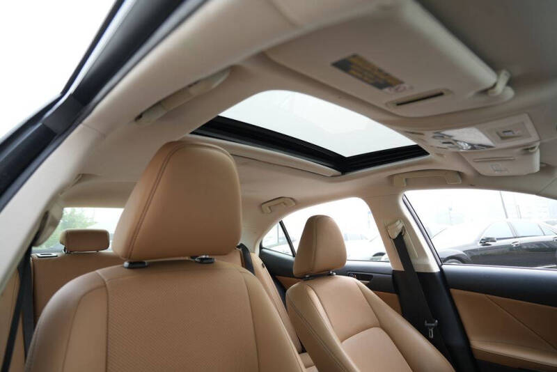 2018 Lexus IS 300