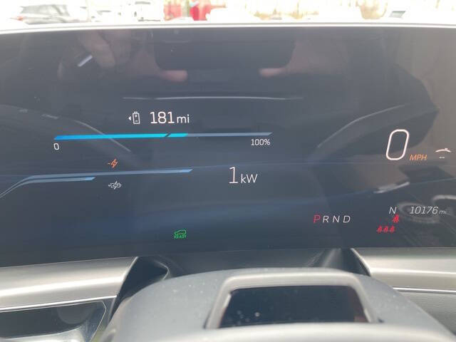 2024 Cadillac LYRIQ Luxury 3