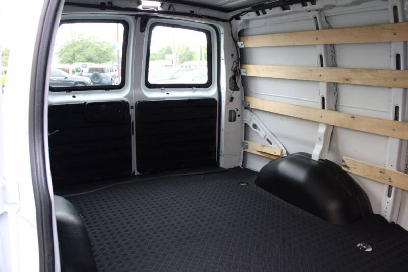 2023 GMC Savana 2500