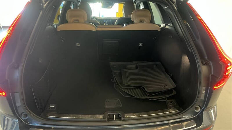 2020 Volvo XC60 T5 Momentum