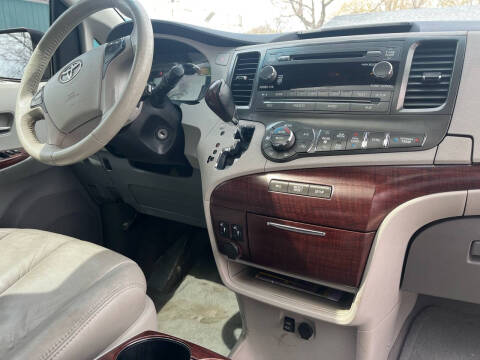 2011 Toyota Sienna XLE 7-Passenger