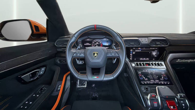 2023 Lamborghini Urus Performante
