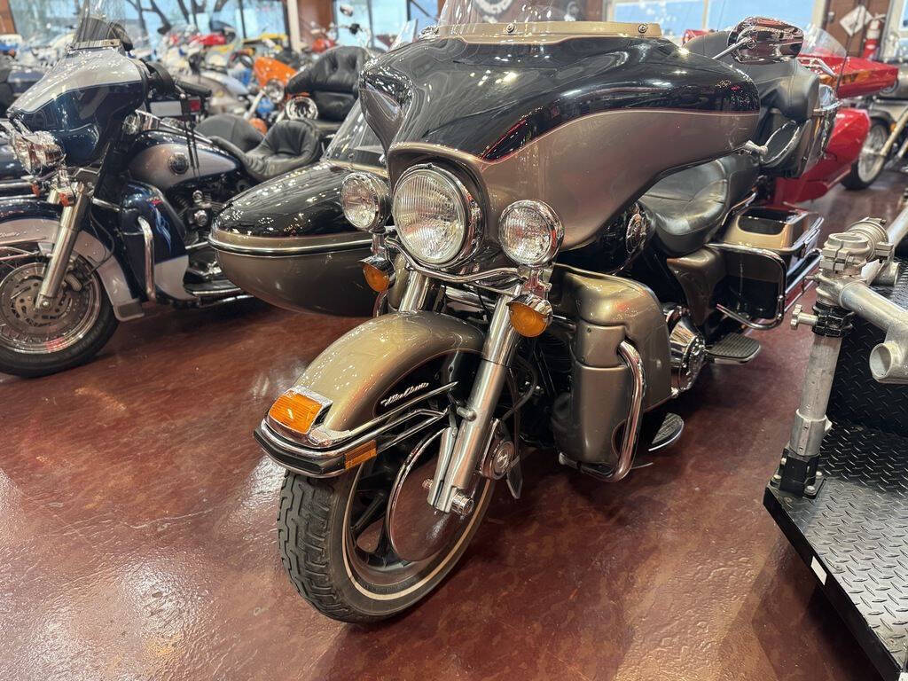 2004 Harley-Davidson FLHTCUI - Electra Glide 4