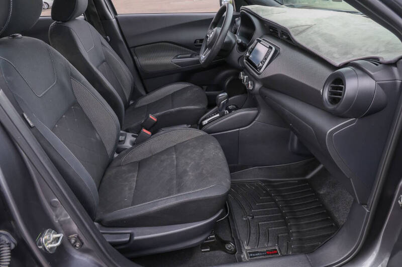 2019 Nissan Kicks S