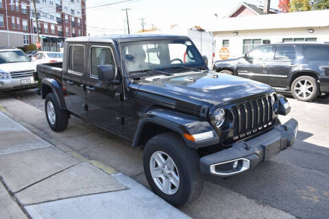 2022 Jeep Gladiator Sport