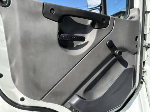 2007 Freightliner M2 106