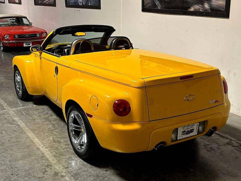 2004 Chevrolet SSR LS