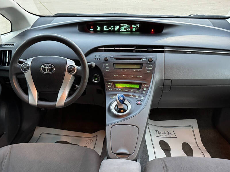 2010 Toyota Prius III
