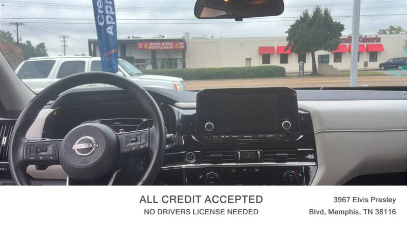 2022 Nissan Pathfinder SV