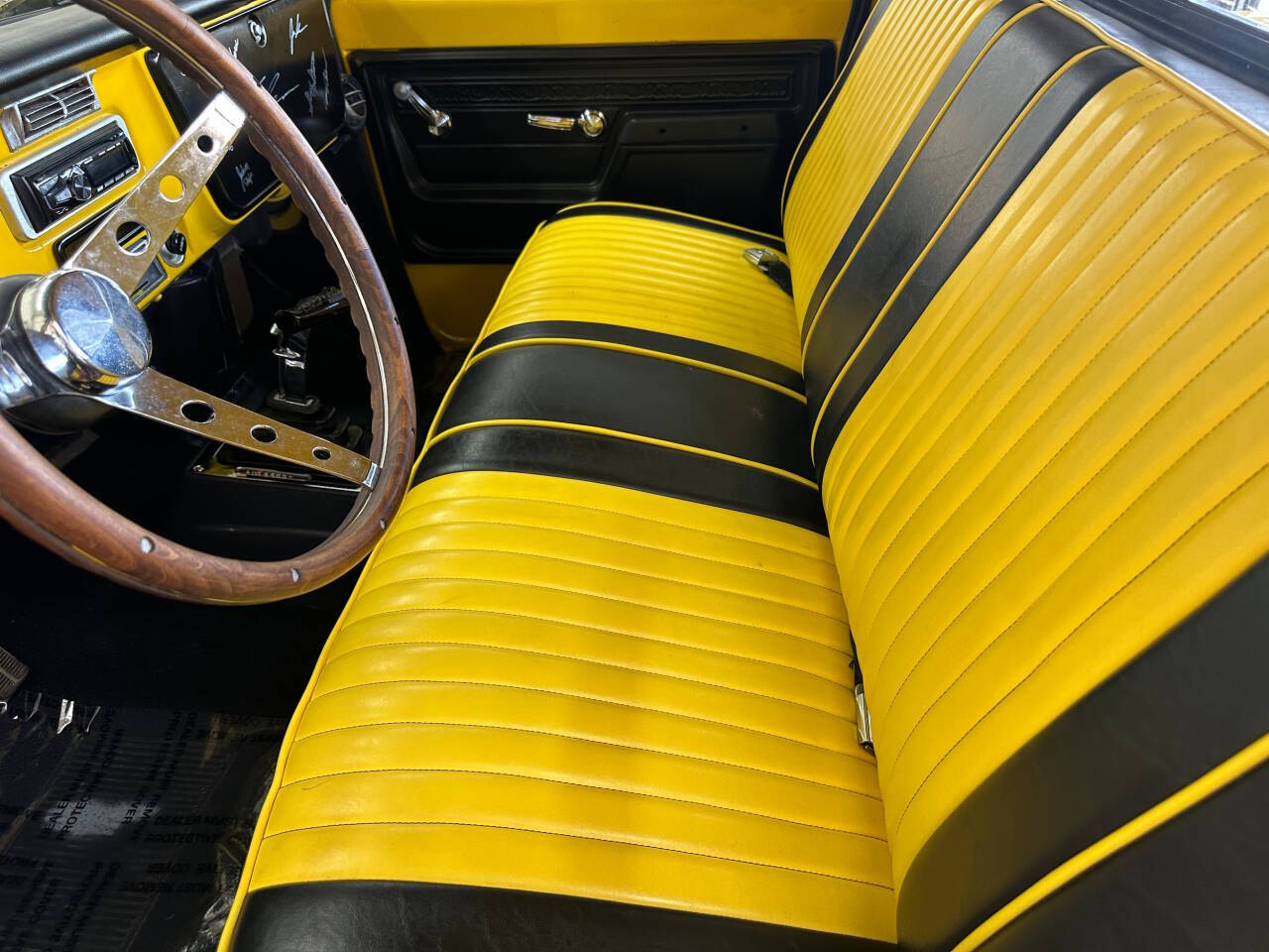 1972 Chevrolet C20 21