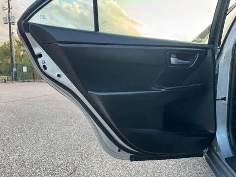 2016 Toyota Camry LE