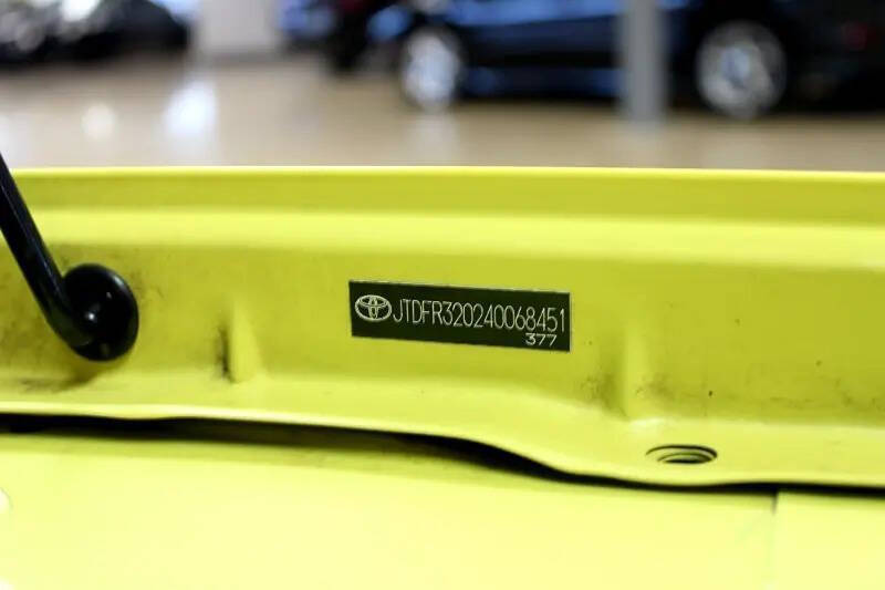 2004 Toyota MR2 Spyder