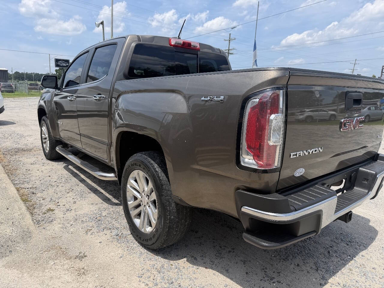 View vehicle photo 7
