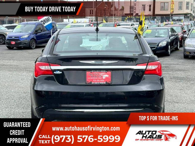 2012 Chrysler 200 LX