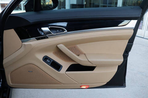 2016 Porsche Panamera Edition