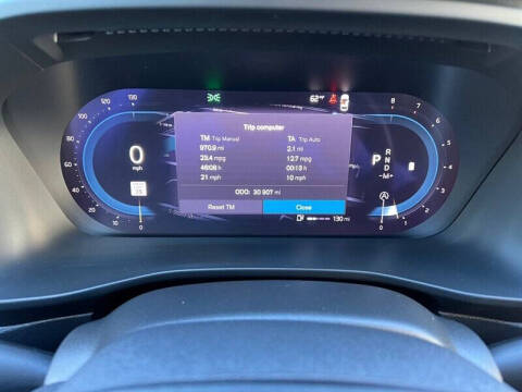 2024 Volvo XC40 B5 Core Dark Theme