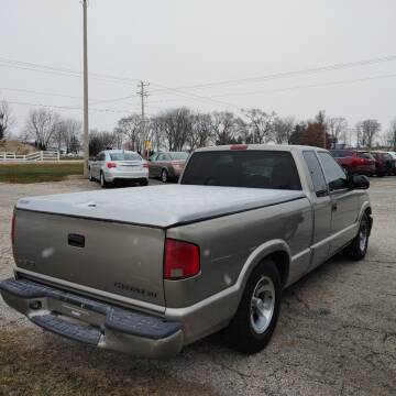 2001 Chevrolet S-10 for sale at Cox Cars & Trux in Edgerton WI