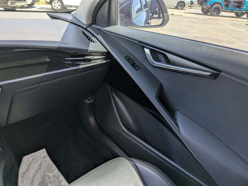 2024 Kia Niro EX
