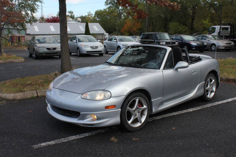 2003 Mazda MX-5 Miata for sale at Auto Bahn Motors in Winchester VA